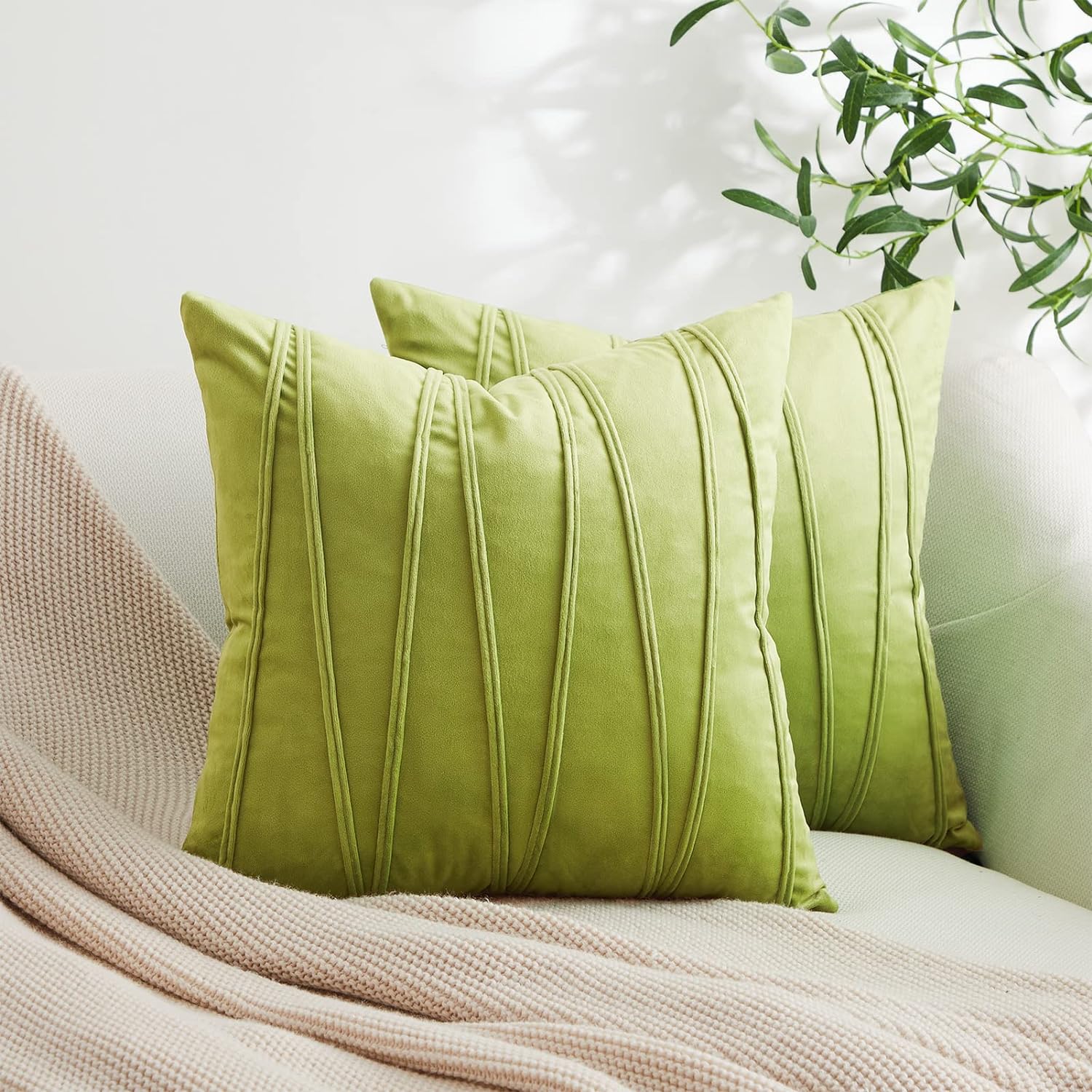 Knotting Home Decorative Striped Throw Pillow Covers Green Color Soft Solid Velvet Pillow Covers Cushion Case with Zigzag Pattern for Sofa Bedroom